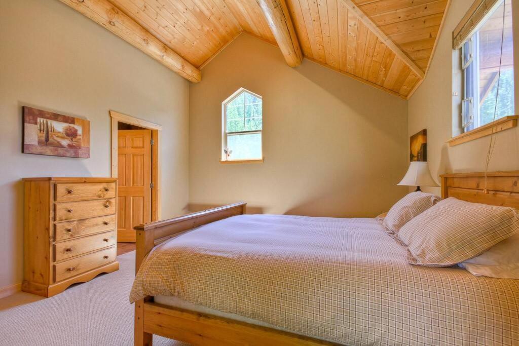 Morrisey Chalet At Sun Peaks Dış mekan fotoğraf